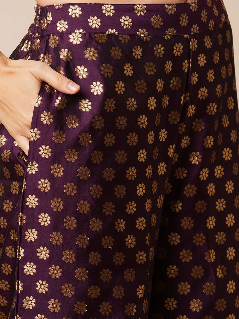 globus Globus Women Floral Embroidered Poncho Top With Inner Top & Floral Brocade Pants  - Image 5