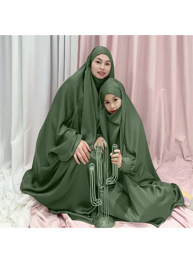 ماتشينج فاميلي اوتفيتس طقم عباية أنيق للأم والابنة - فستان إسلامي محتشم للنساء والفتيات | قماش ناعم فاخر | ملابس عائلية متناسقة