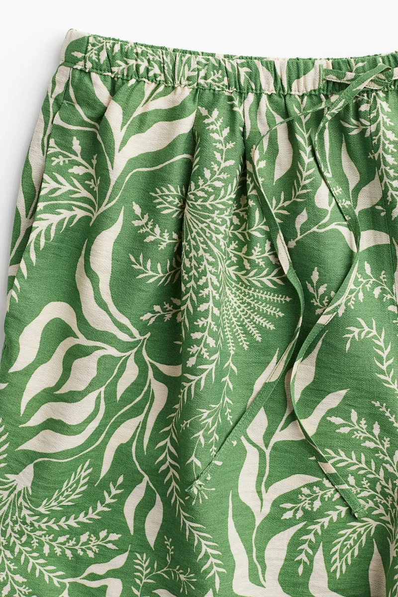 اتش اند ام شورت بتصميم Pull-on