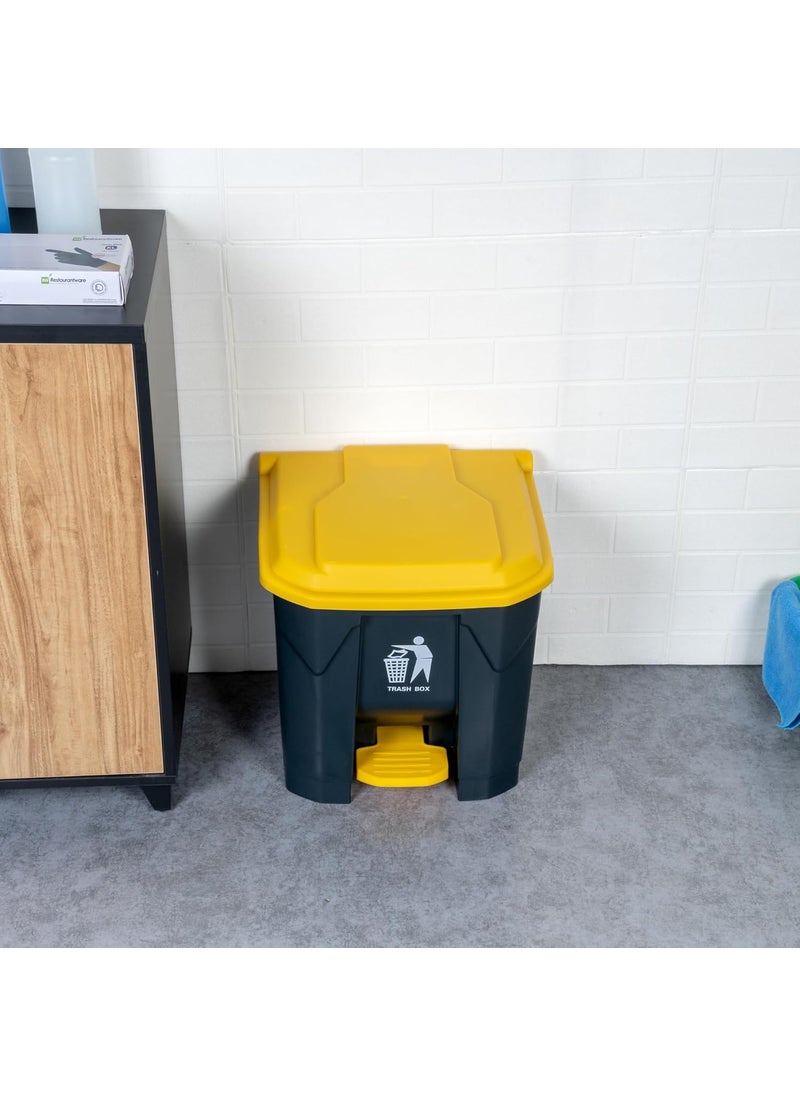 Restaurantware Restaurantware  RW Clean 8 Gallon Garbage Bin 1 StepOn Trash Can with Foot Pedal  Hinged Lid Easy to Assemble Dark Gray Plastic Waste Bin Compact for Bedroom Office Or Kitchen  - Image 4