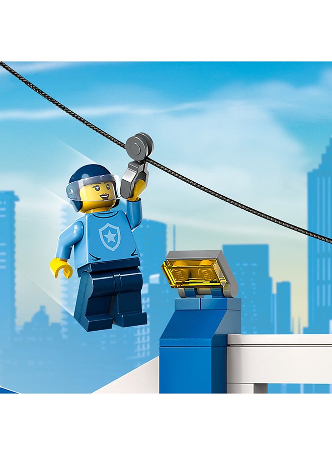 City Police Training Academy 60372 Building Toy Set For Kids Aged 6+, Includes A Fun Obstacle Course With Climbing Wall, Monkey Bars And A Zip Line, Plus 6 Minifigures And A Horse Figure (823 Pieces)