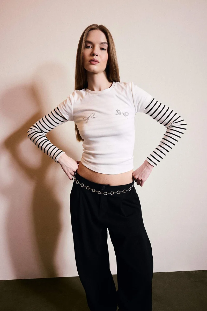 ديفاكتو Fitted Crew Neck Printed Ribbed T-Shirt