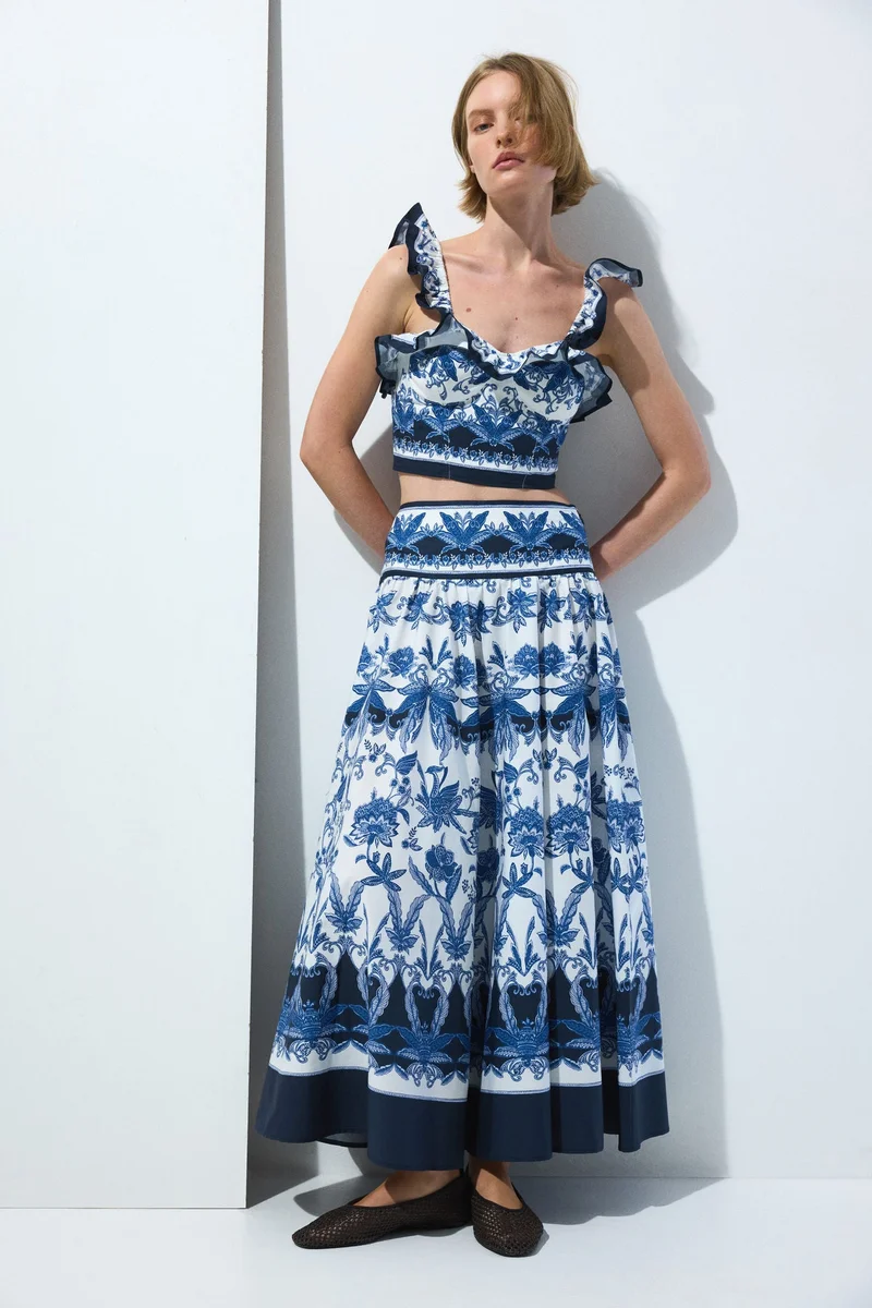 اتش اند ام تنورة واسعة من قطن بوبلين