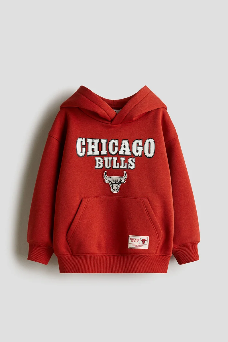 اتش اند ام هودي مزين بطبعة