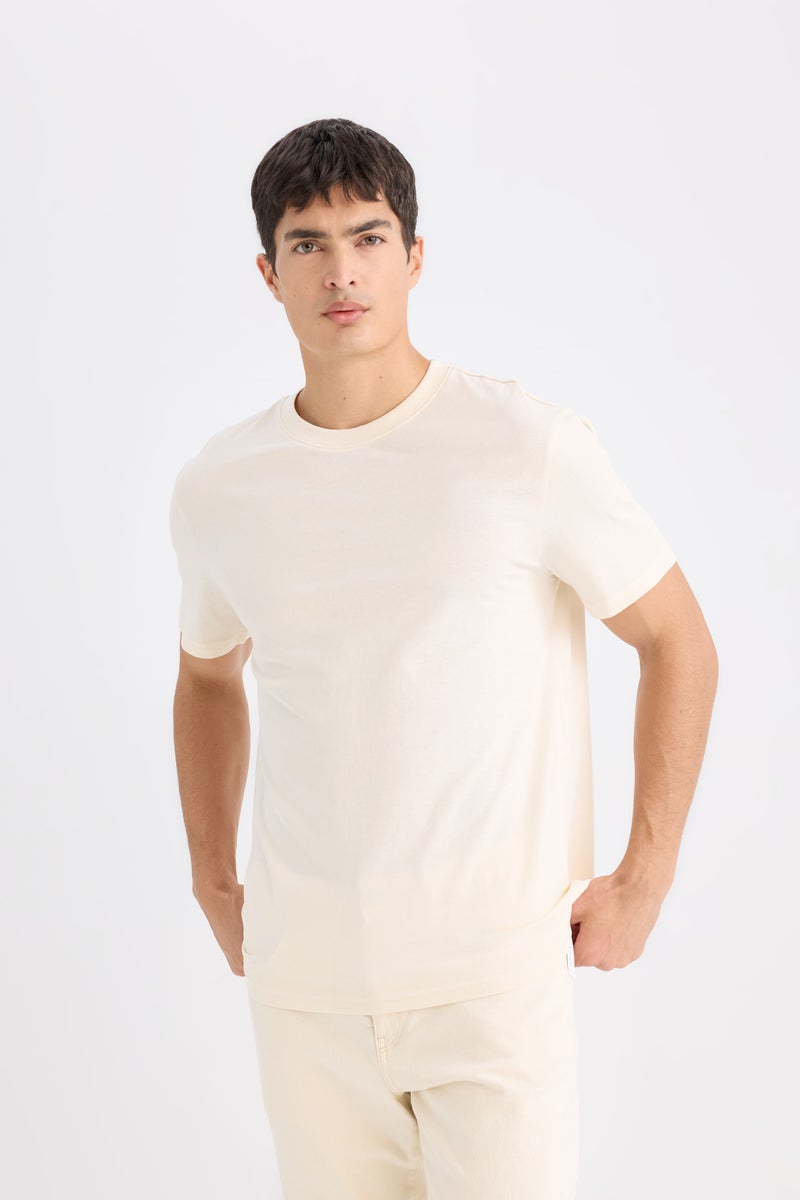 DeFacto Man New Regular Fit Crew Neck T-Shirt - Image 1