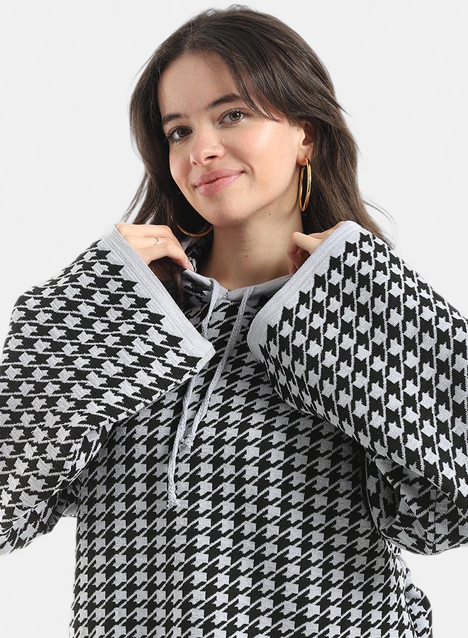 Andora Long Sleeves Self Patterened Knitted Pullove_Black & White - Image 2