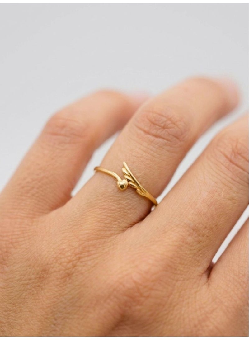 The Intermix Gems Gold Wing and Heart Motif Ring 18K - Image 1
