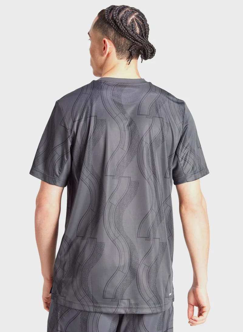 adidas تيشيرت كلوب مزين برسومات