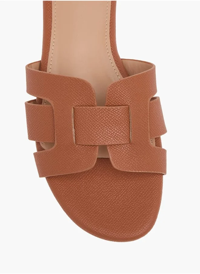سيليست Womens Textured Slide Sandals With Slip-On Closure