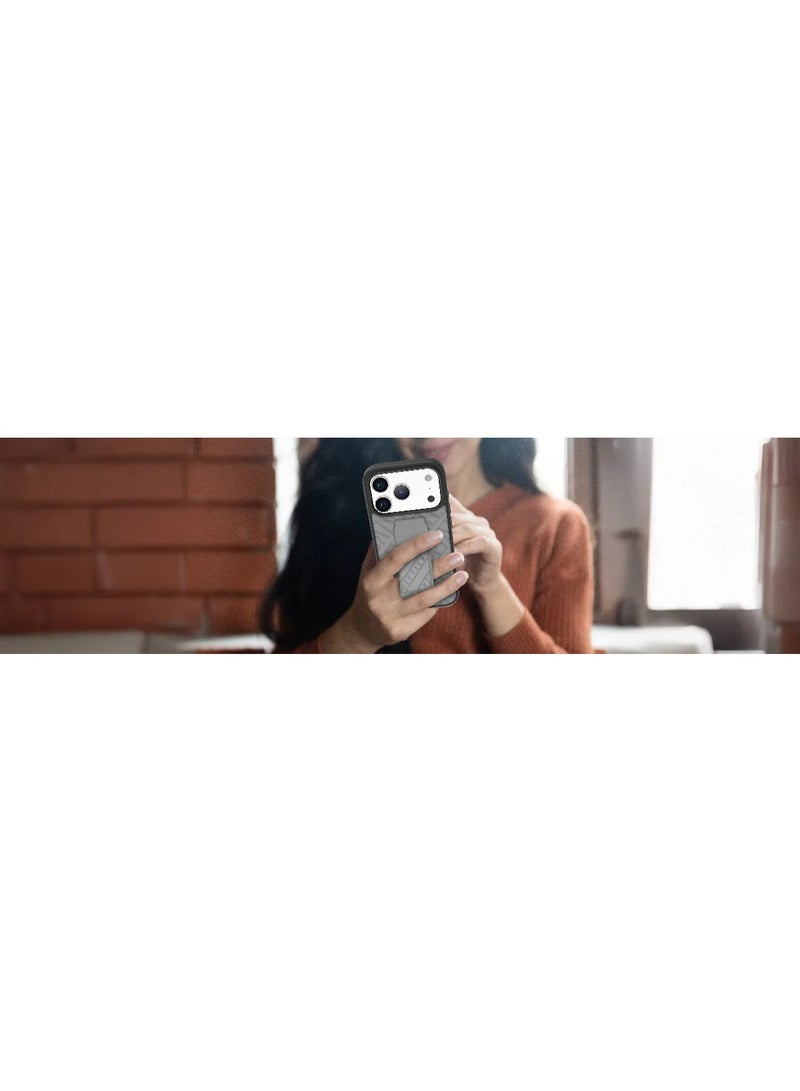 ليفيلو حافظة iPhone 17 Pro Max Morphix Cuero Gripstand مع حزام مغناطيسي للتثبيت الآمن وحامل أفقي وعمودي / حواف مرتفعة / قبضة بيد واحدة / حافة مقاومة للصدمات / غطاء خلفي بتصميم فاخر مع شعار مطبوع / تصميم نحيف - رمادي سحابي - Image 4