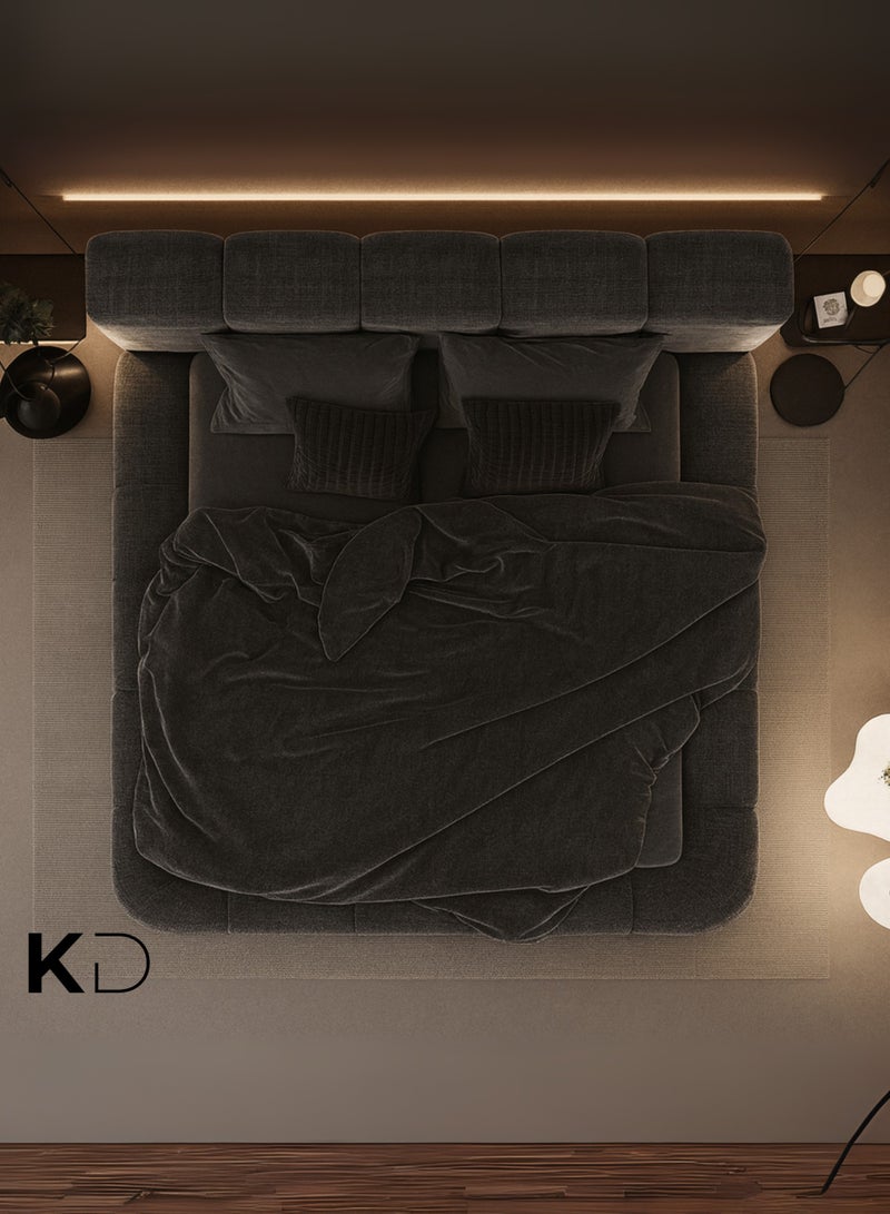 كستم ديكو سرير منصة منجد بتصميم سحابي حديث من تصميم كوستوم ديكو مع لوح رأس مبطن - إطار سرير قماشي منخفض الارتفاع قابل للتخصيص، مقاس كينج 180×200 سم، أثاث الإمارات العربية المتحدة - Image 3