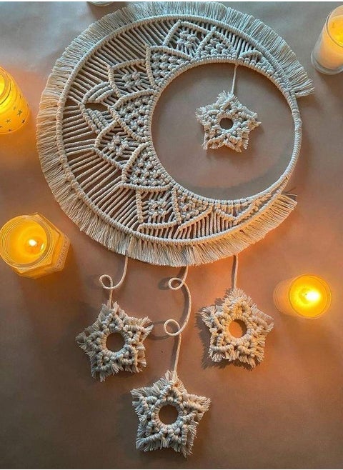 هلال رمضان بتصميم مميز خاص بانتيكيانو, صنع يدوية من قبل فريق مختص بفن المكرمية بقطن طبيعي