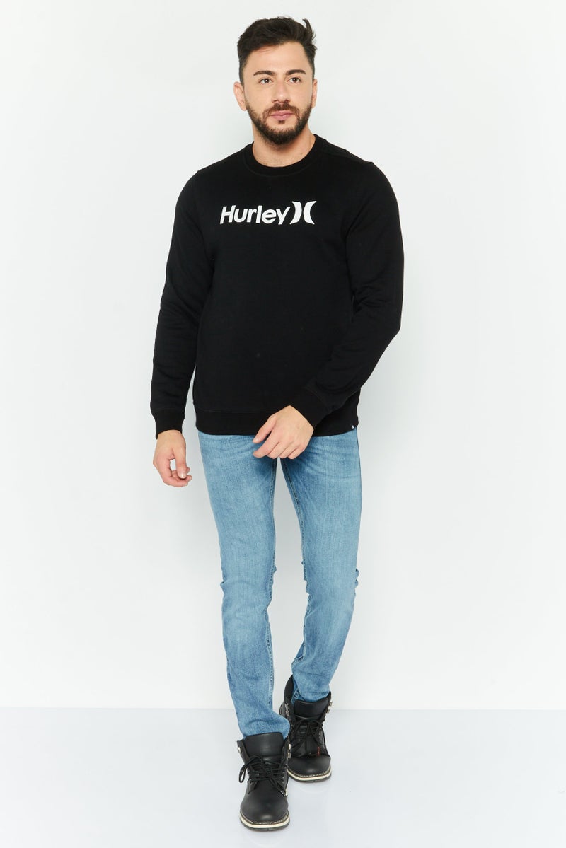 Hurley سويت شيرت رجالي بأكمام طويلة وياقة دائرية بشعار العلامة التجارية، أسود - Image 2