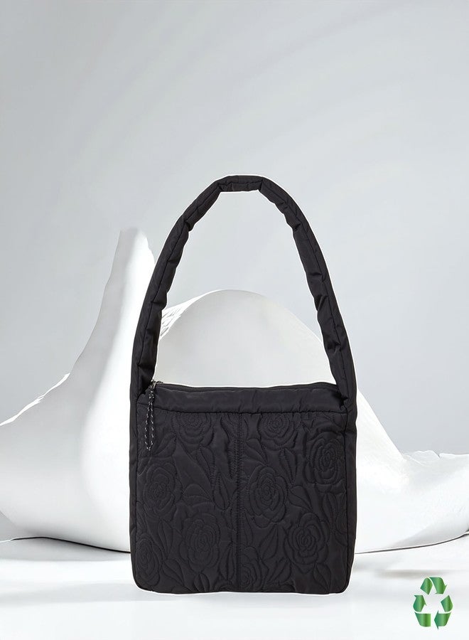 أكسيسورايز حقيبة يد نسائية كبيرة الحجم من النايلون الأسود المبطن بنقوش زهور من أكسسورايز لندن | حقيبة يد نسائية أنيقة | حقائب يد نسائية أنيقة - Image 2