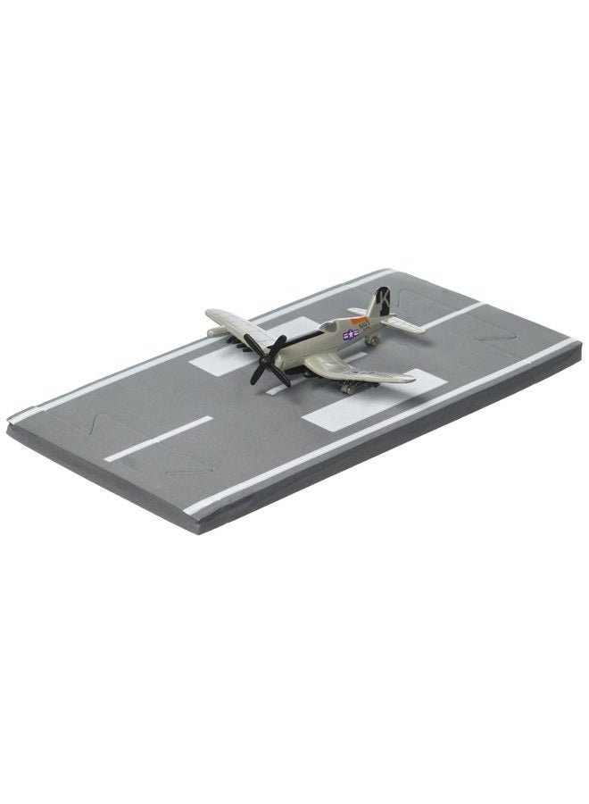 Daron Worldwide Trading Runway24 F4U USN Vehicle - Image 1