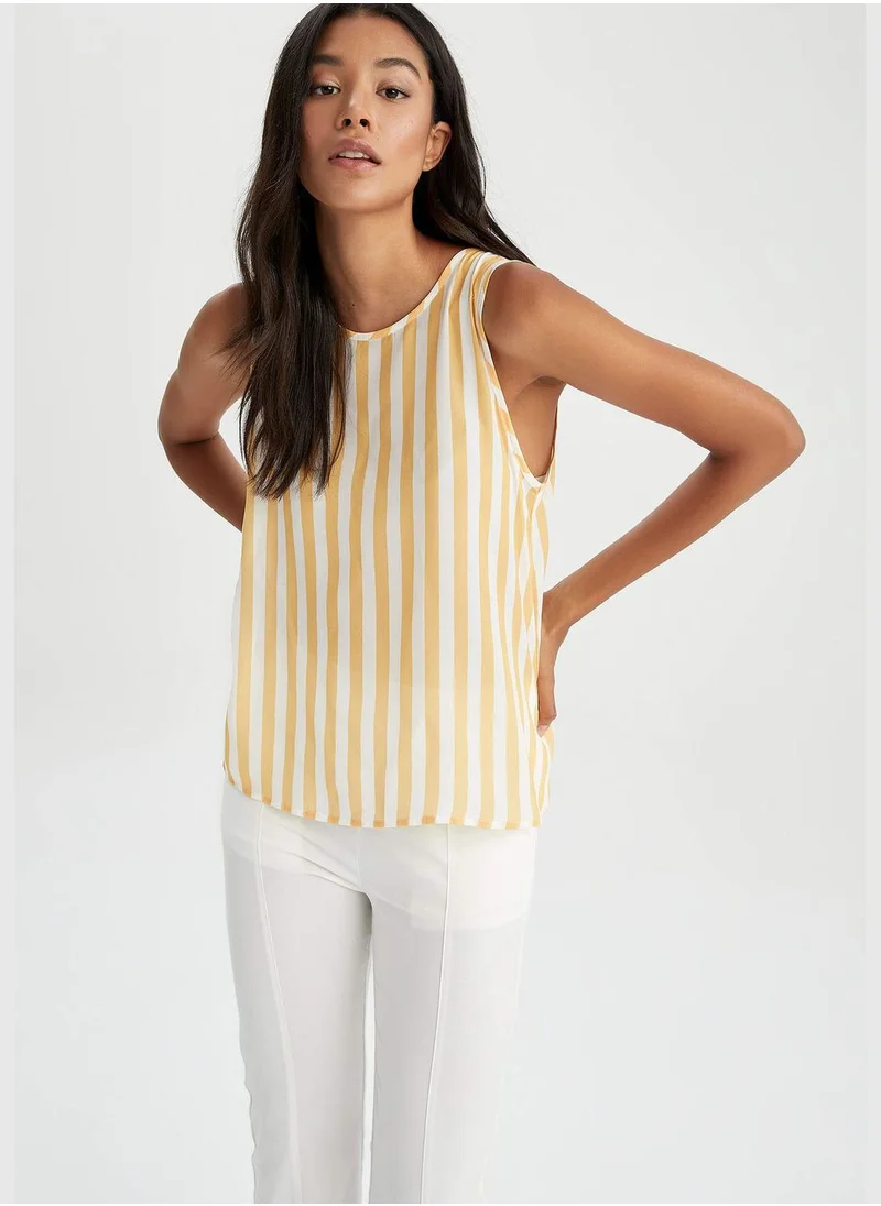 ديفاكتو Woman Woven Sleeveless Blouse