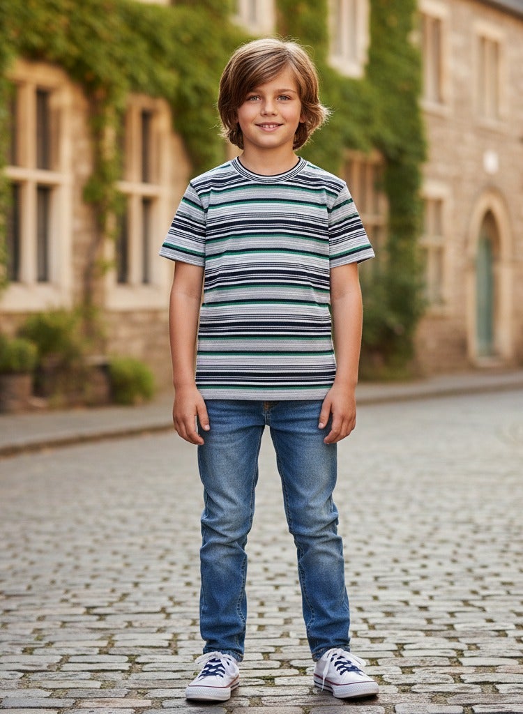 A trendy T-shirt with stylish stripes. Short-sleeved crew neck T-shirt - Image 1