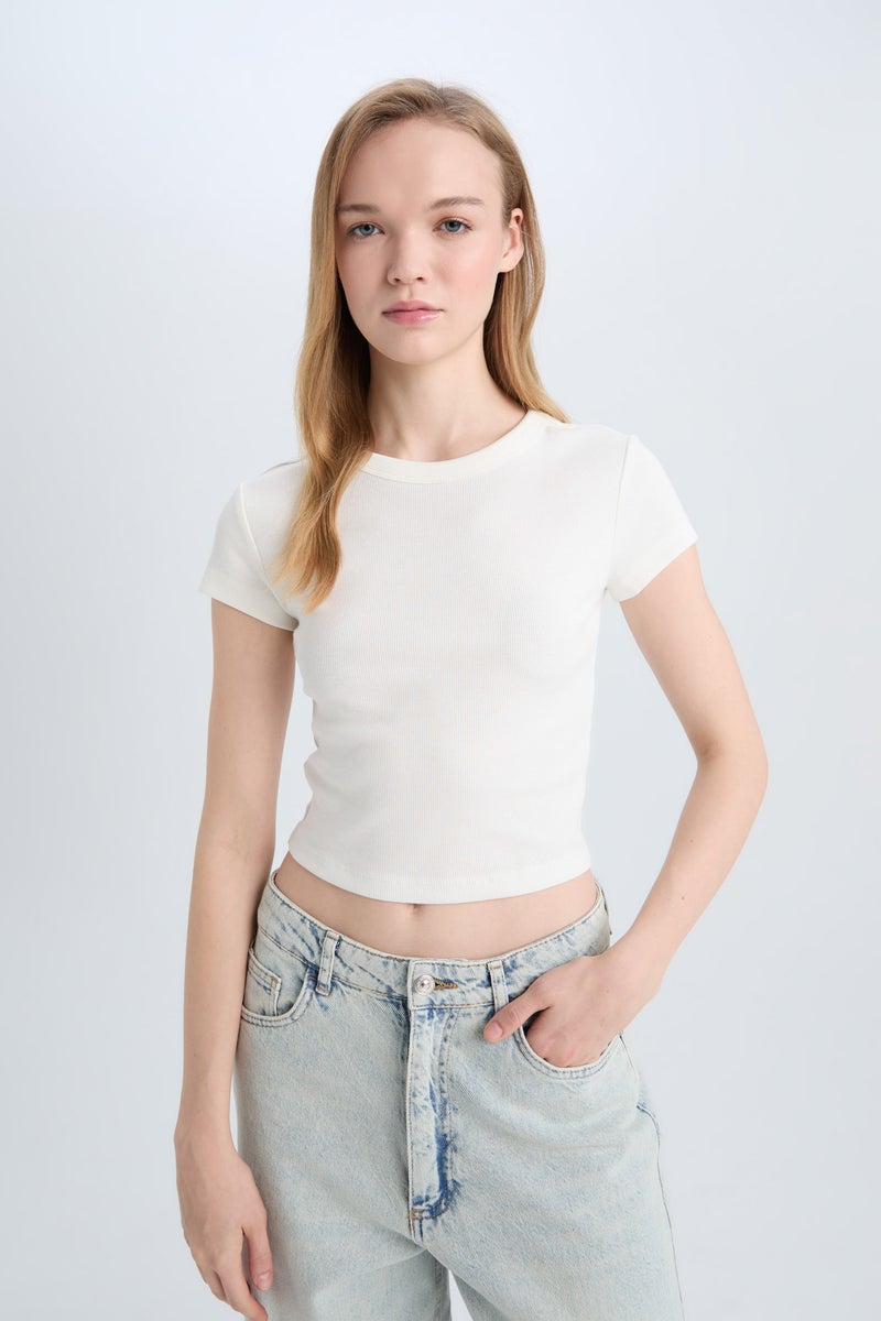 DeFacto Woman Slim Fit Camisole Short Sleeve T-Shirt - Image 2