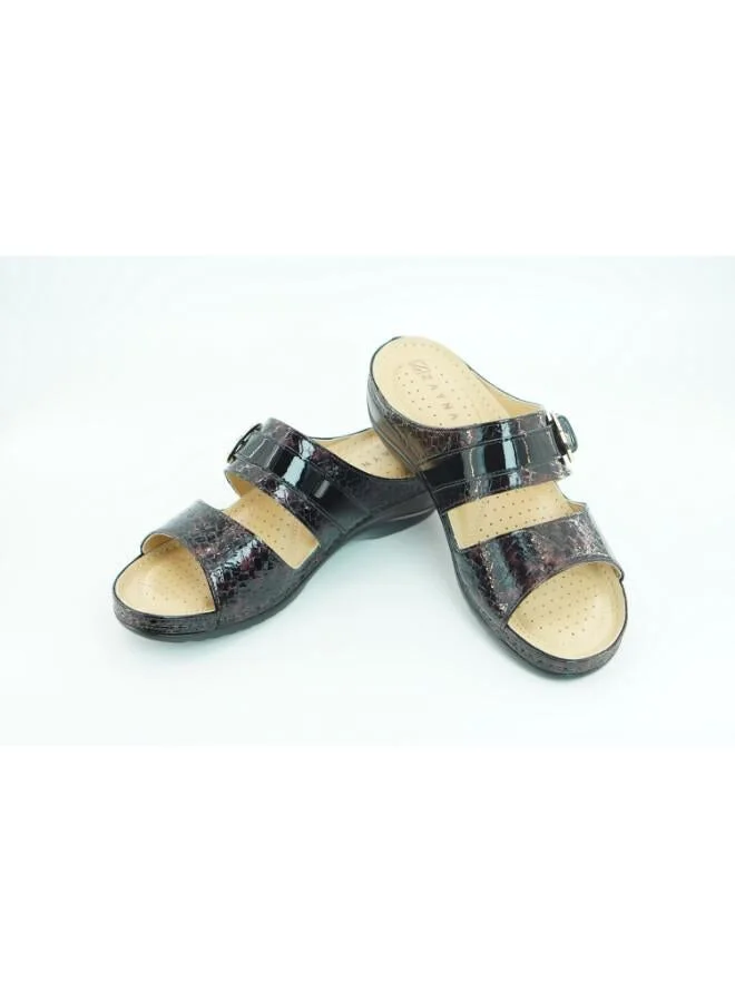 زينة 221-3153 Zayna Woman Textured Double Strap Sandals 88909-36 Bordo