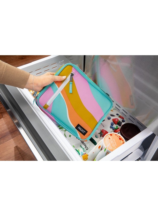 PACKIT صندوق غداء كلاسيكي قابل للتجميد من باكيت، موجة ريترو، مصمم بتقنية إيكوفريز، قابل للتجميد بالكامل، قابل للطي، قابل لإعادة الاستخدام، مع جيب أمامي بسحاب ومقبض بكلة، مصمم لوجبة غداء طازجة أثناء التنقل - Image 3