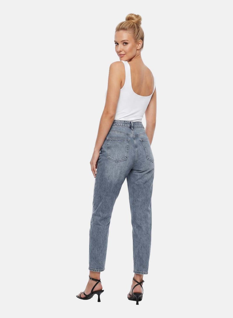 FOREVER 21 Tapered Cropped Denim Jeans with Acid Wash - Image 2