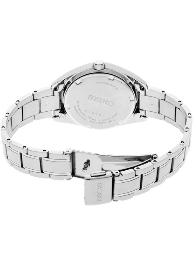 Seiko ساعة كوارتز تناظرية للنساء بسوار من الفولاذ المقاوم للصدأ SUR533P1، مينا خضراء، سوار  - Image 3