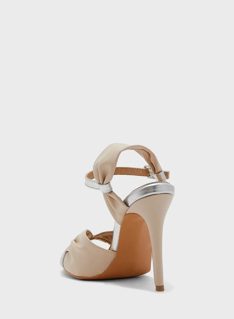 Khizana V Detail Metallic Trim Ankle Strap Sandal