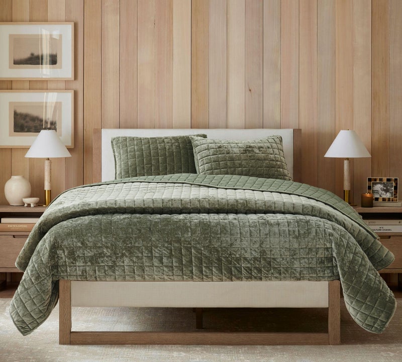 LR Rocaloca Luxurious Velvet Quilt Oversize King Size Set 120"x128" Ultra Soft Bedding Set Quilted Bedspread Coverlet with 2 Matching Pillow Shams for All Seasons,Army Green - Image 5