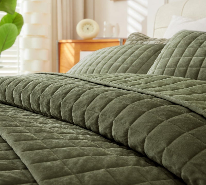 LR Rocaloca Luxurious Velvet Quilt Oversize King Size Set 120"x128" Ultra Soft Bedding Set Quilted Bedspread Coverlet with 2 Matching Pillow Shams for All Seasons,Army Green - Image 2