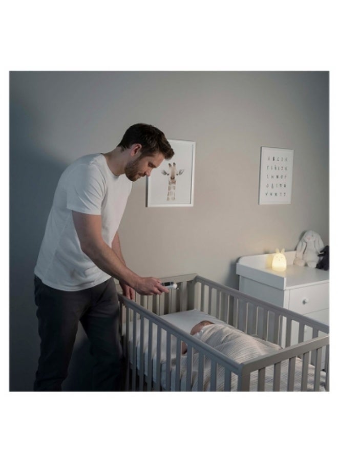 braun HOMES Braun ThermoScan 7+ Professional Ear Thermometer (Made in Mexico) with Advanced Night Mode and Color-Coded Fever Guidance – Laboratory Accuracy for Your Child and Family. - Image 3