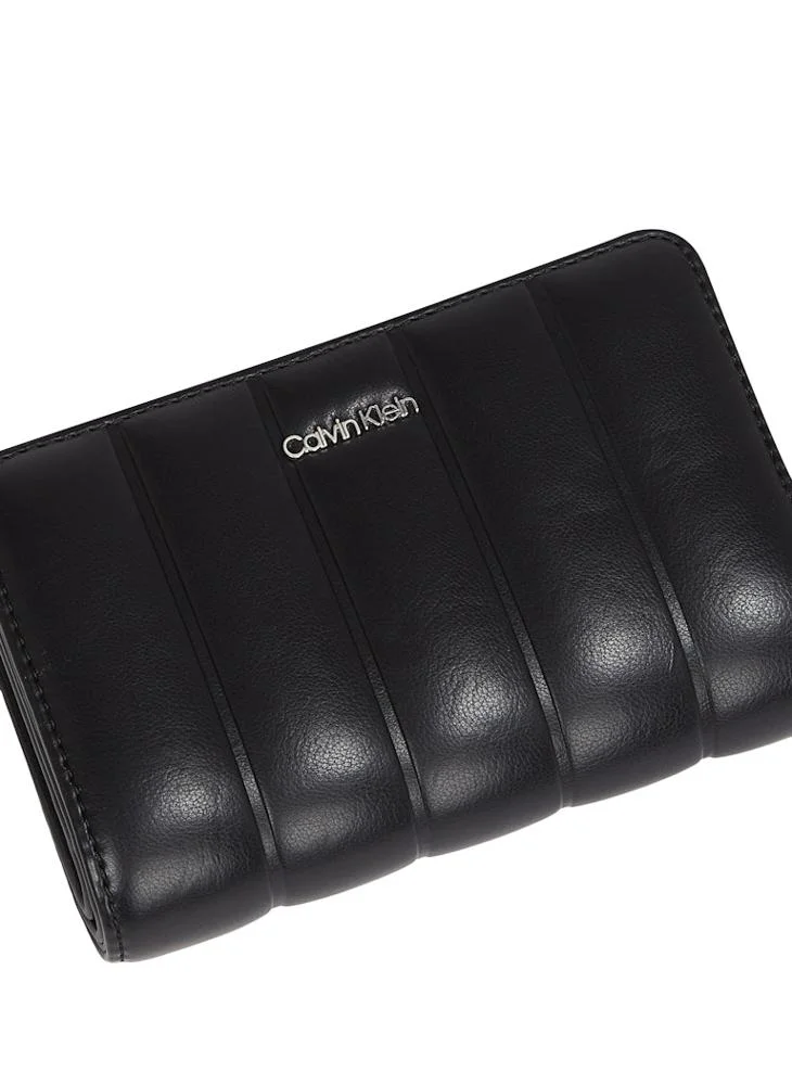 CALVIN KLEIN Line Quilt Medium Bifold Wallet