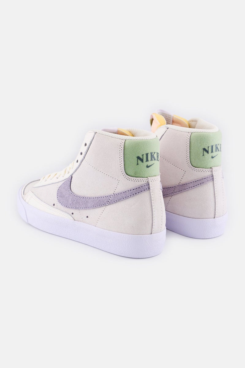 Nike Women Blazer Mid 77 Lace Up Outdoor Shoes, Light Grey  - Image 2