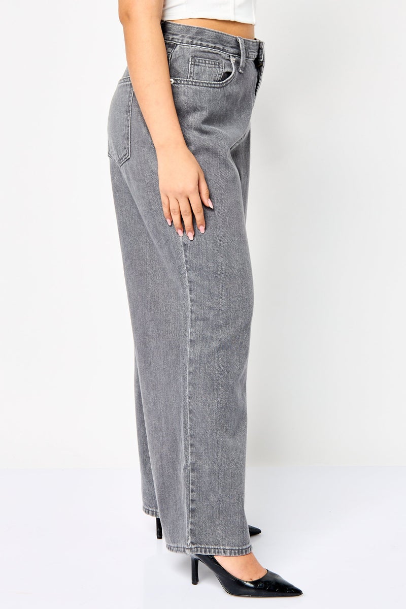 Universal Thread جينز دنيم غير قابل للتمدد للنساء بتصميم مريح، رمادي مغسول - Image 3