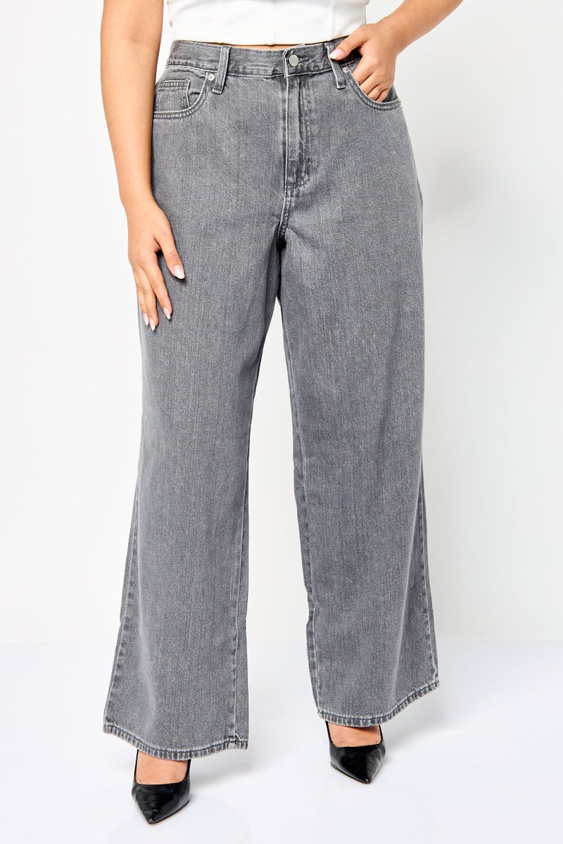 Universal Thread جينز دنيم غير قابل للتمدد للنساء بتصميم مريح، رمادي مغسول - Image 1