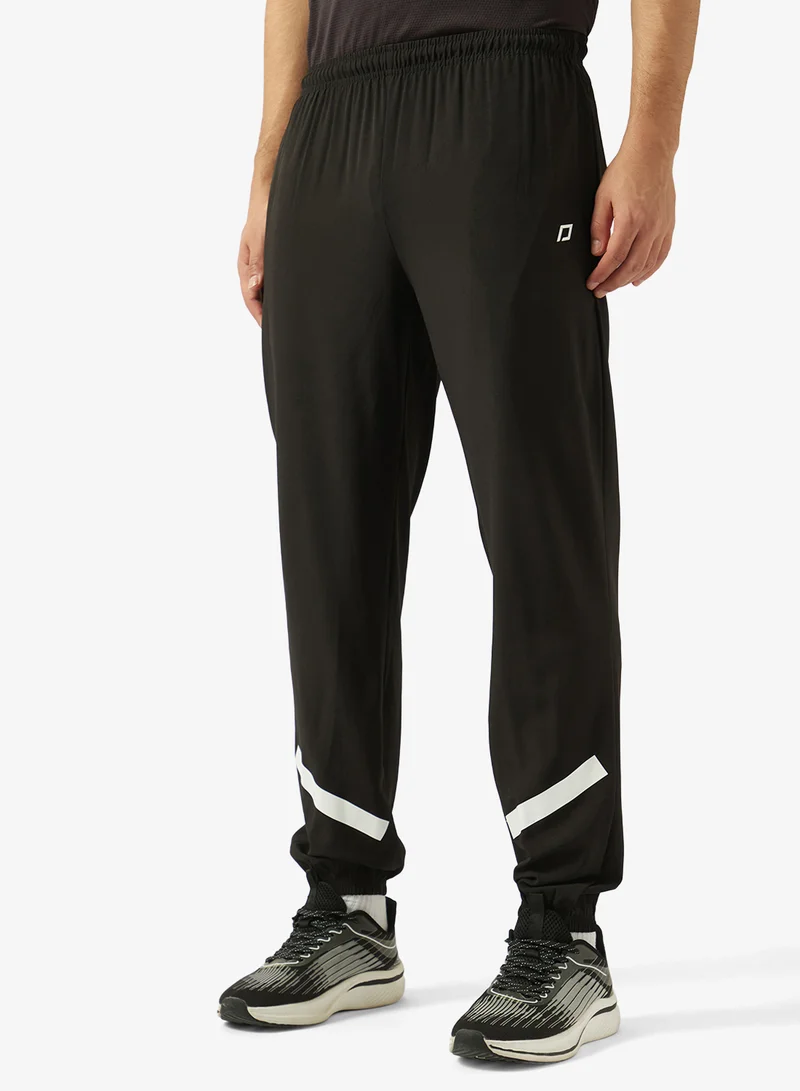 فورورد بنطلون رياضي بقصة عادية بشريط عاكس