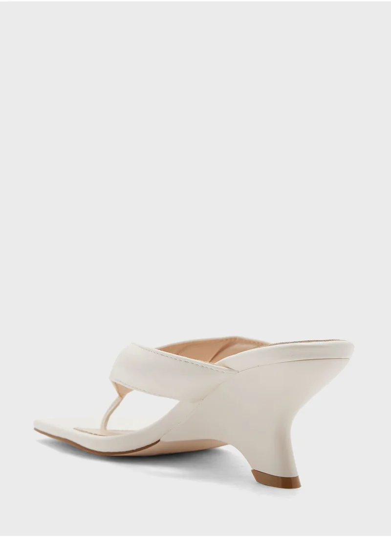 ايلا Interest Wedge Heel Thong Sandal