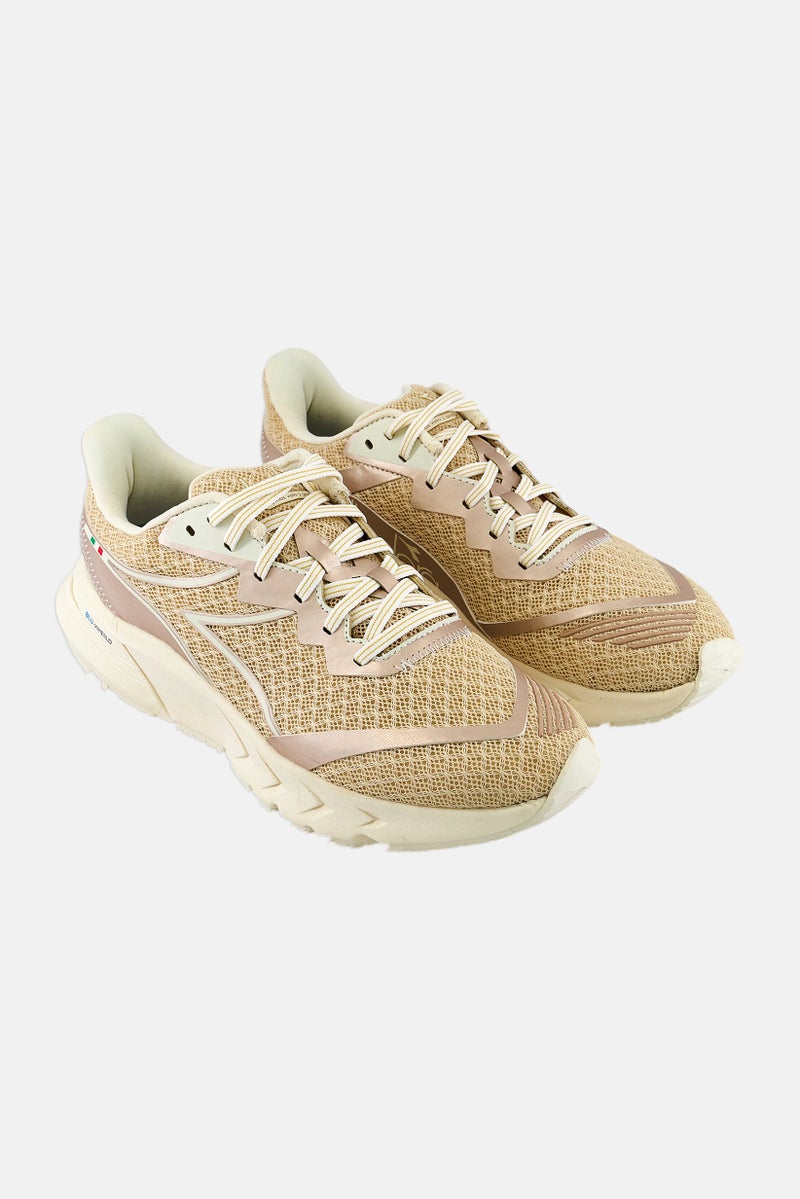 DIADORA أحذية رياضية نسائية ميثوس بلو شيلد فولو 2 مزودة بأربطة، بيج - Image 1