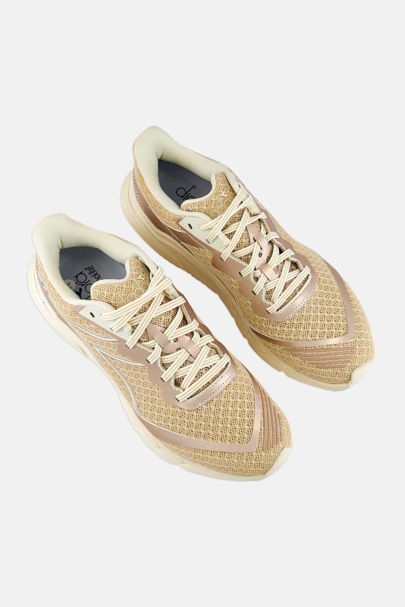 DIADORA أحذية رياضية نسائية ميثوس بلو شيلد فولو 2 مزودة بأربطة، بيج - Image 2