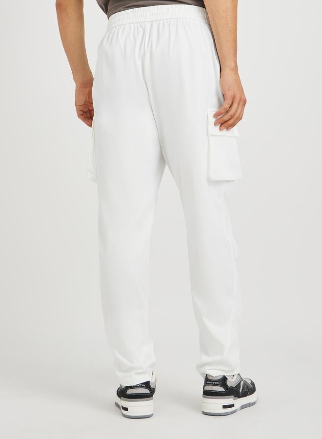 ستايلي جوجرز واسعة بفتحة سفلية وتفاصيل لوحة - Image 4