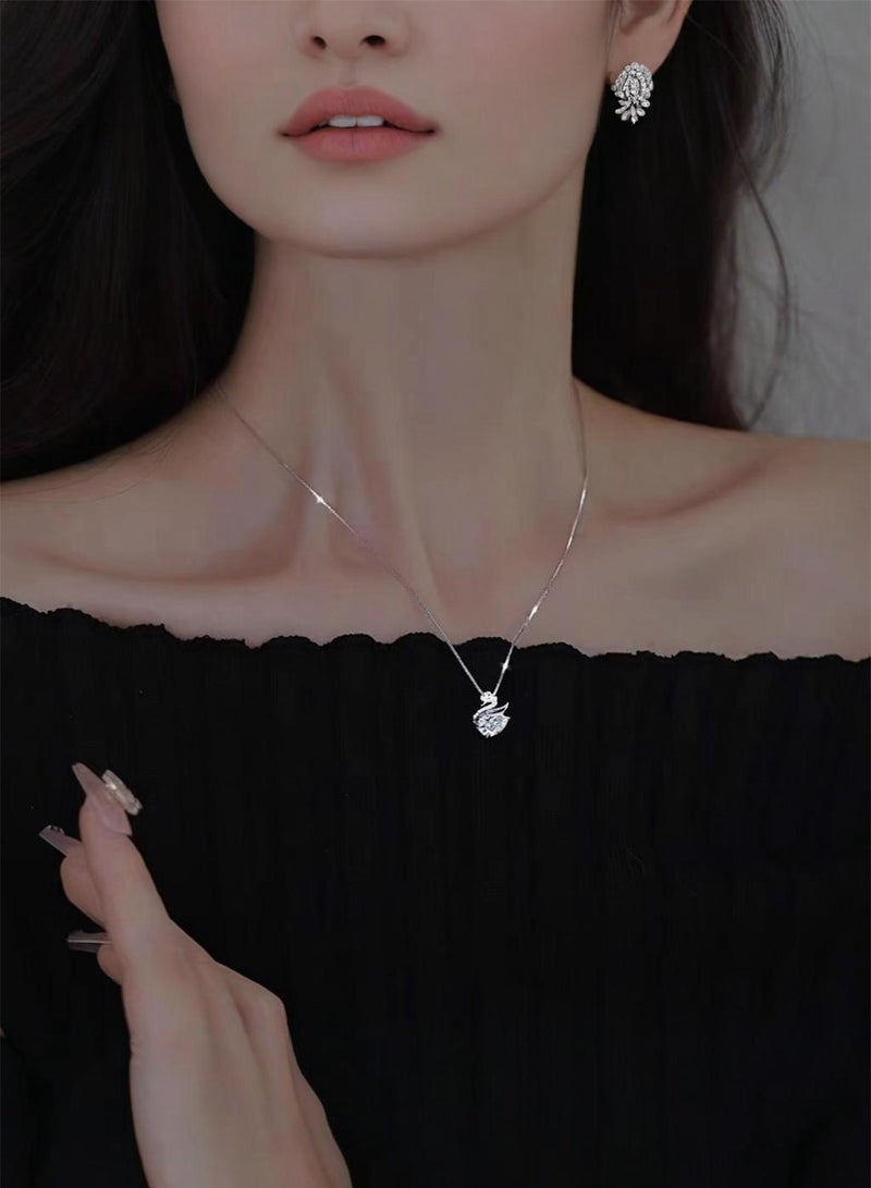 KevKev Silver Swan Collarbone Necklace Zircon Titanium Steel Necklace  Perfect for Women, an Ideal Gift for Birthdays and Valentine's Day - Image 2
