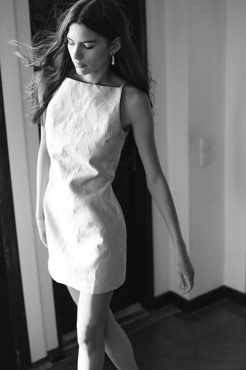 اتش اند ام فستان ميني من نسيج بروكاد