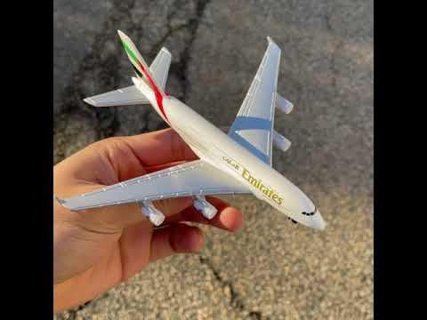 Daron طائرة دارون RT9904 – الإمارات A380 – نموذج طائرة معدني مصبوب مع أجزاء بلاستيكية للأطفال من عمر 3 سنوات فما فوق - Image 5
