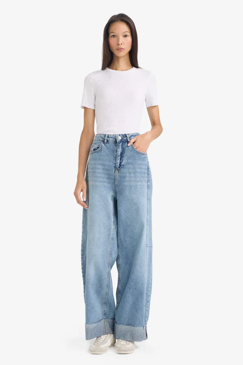 Barrel Fit High Waist Jeans
