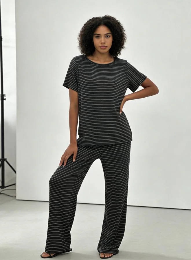 تايك تو طقم بيجاما من بنطال وتيشيرت محبوك مخطط