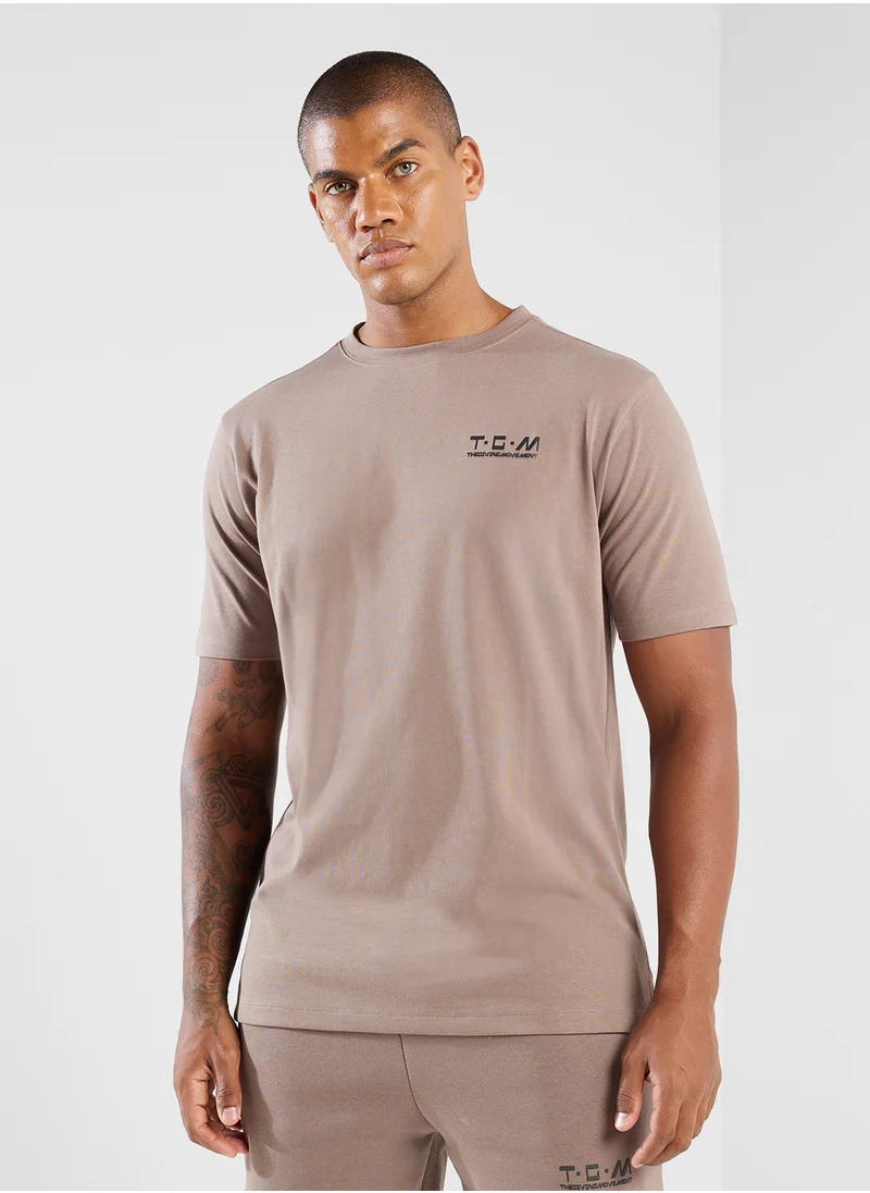 ذا جيفينج موفمنت Regular Fitted T-Shirt