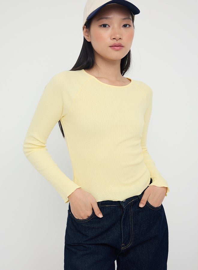 trendyol Teen Light Yellow Fitted/Slim Fit Crop/Short Knitted Blouse - Image 1