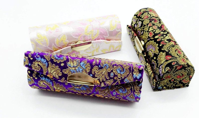 Comicfs حافظة أحمر شفاه كوميكفس 12 قطعة / مجموعة حافظة أحمر شفاه مع مرآة، قماش ساتان ناعم بتصميم رائع، ألوان متنوعة عشوائية، صندوق مجوهرات - Image 2