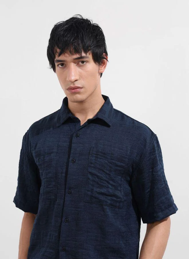 The Indian Garage Co Men Boxy Fit Textured Cutaway Collar Half Sleeves Shirt