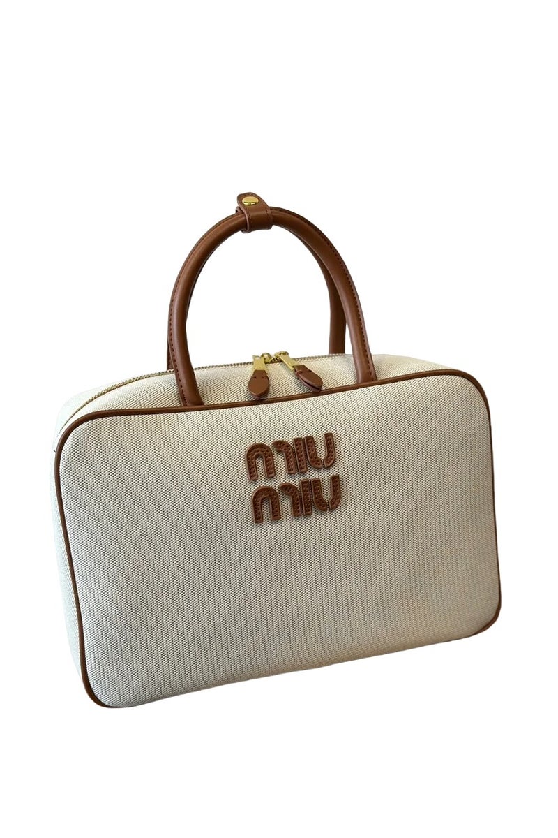 مياو مياو حقيبة كتف كبيرة بحزام طويل ومقبض علوي - Image 1