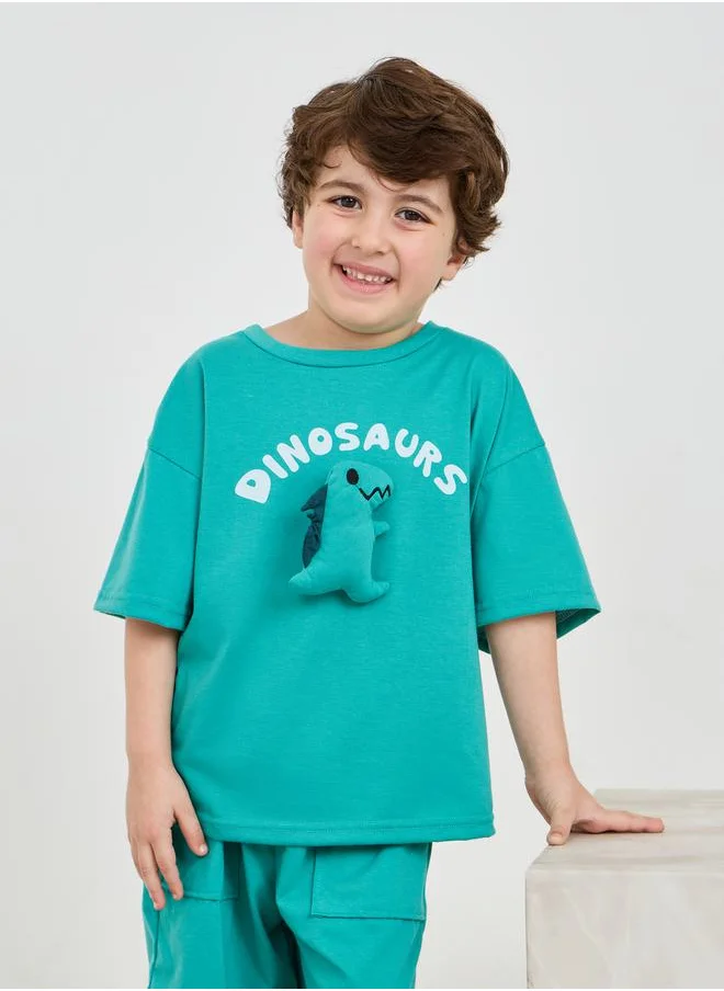 ستايلي Dinosaur Applique Drop Shoulder T-Shirt & Shorts Set